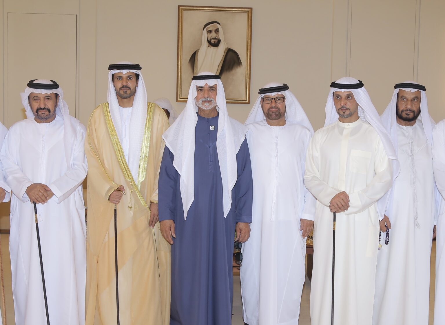 نهيان بن مبارك يحضر أفراح الأحبابي والجابري في العين