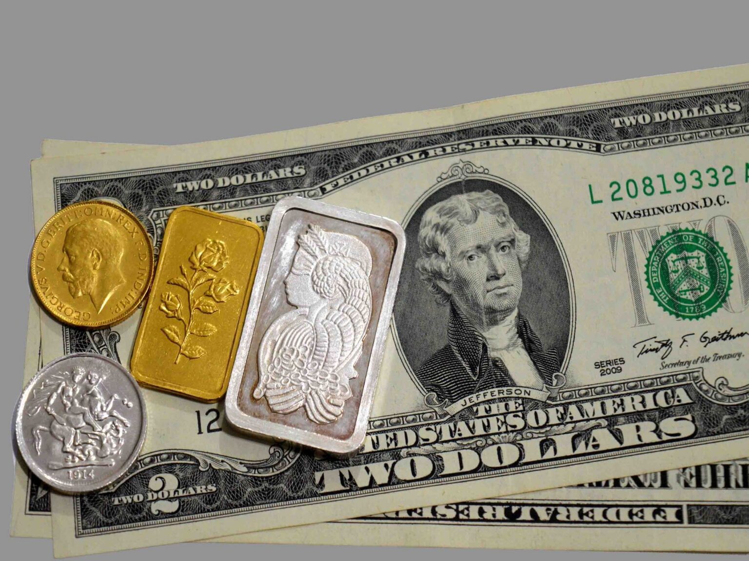 Gold rises 1% on Tuesday