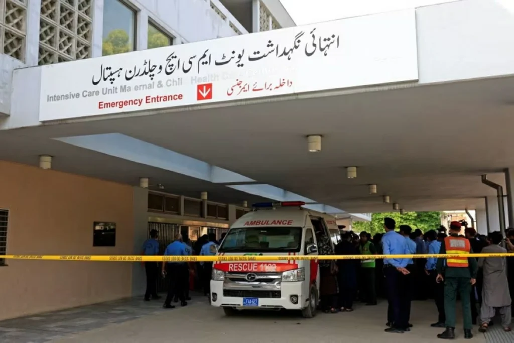 At least 14 newborn babies die in Pakistan hospital fire
