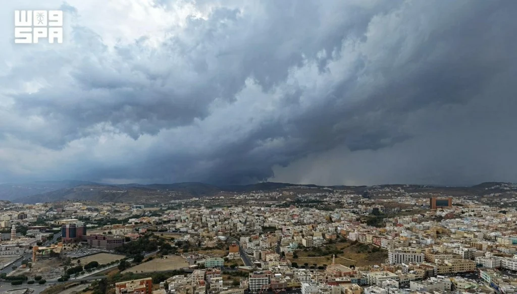 Thunderstorms, heavy rain forecast across regions as temperatures soar to 48°C