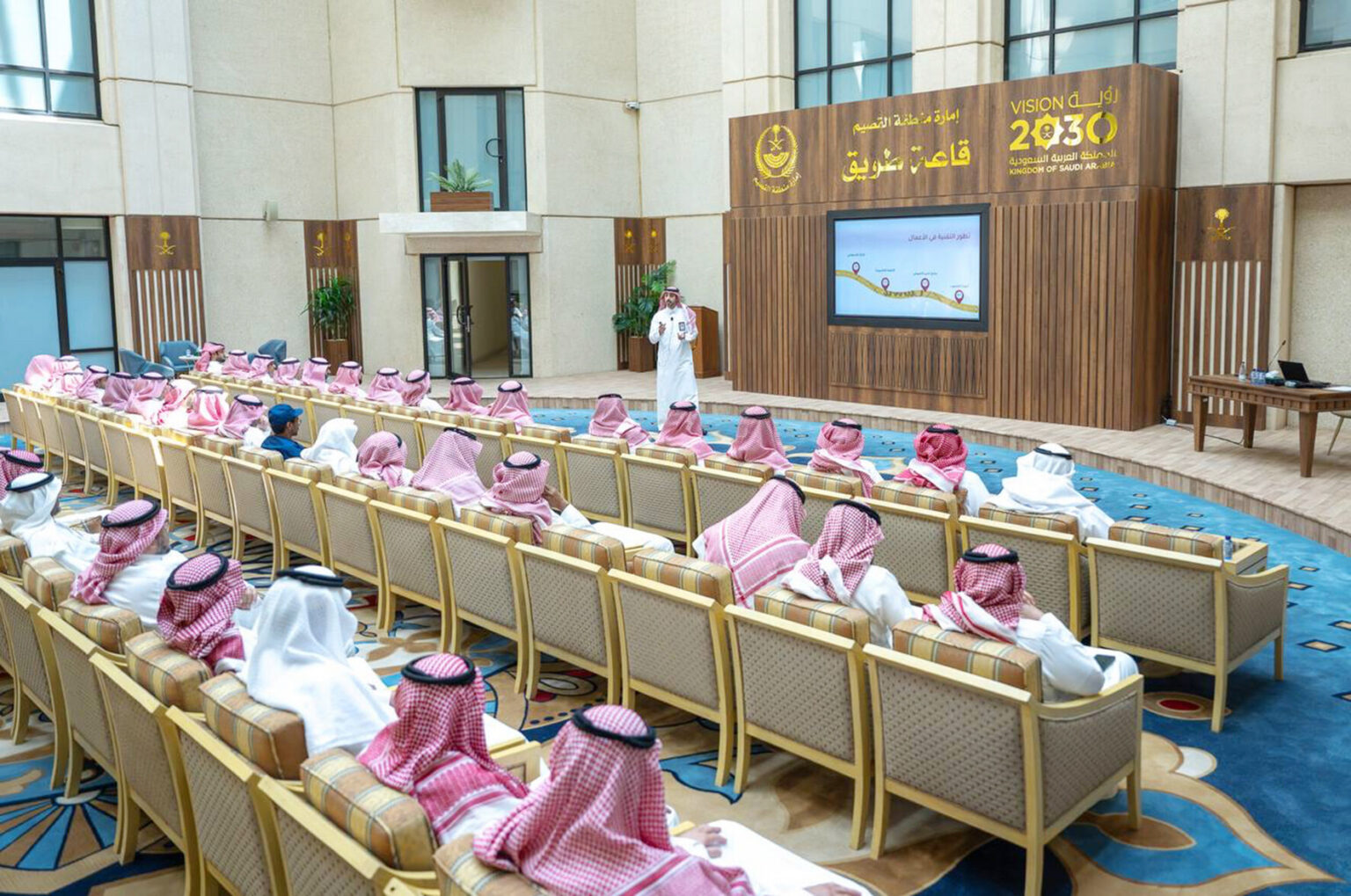 «الاستخدام الفعّال للاصطناعي» في إمارة القصيم