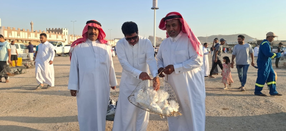سوق الطيور بالأحساء.. هواية تتحدى حرارة الصيف وأسعار تبلغ 12 ألف ريال