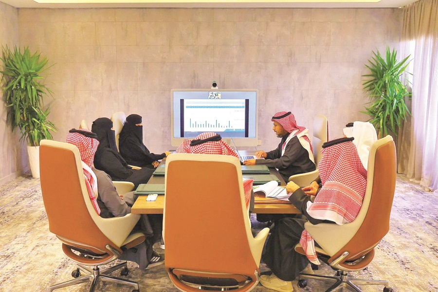 أمين حائل يتابع أداء البلديات