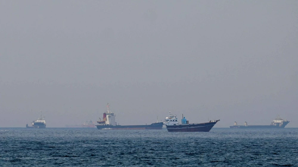 Oil falls as markets await new US sanctions on Iran