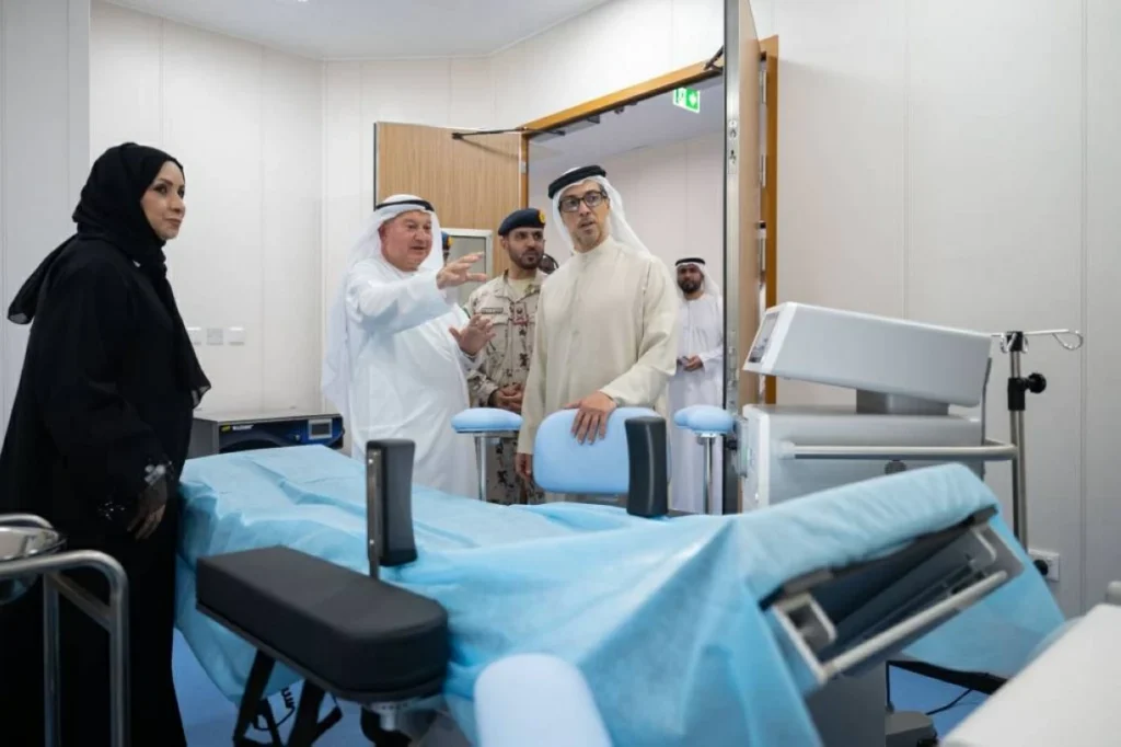 منصور بن زايد: العمل الإنساني جزء أصيل من إرث الإمارات وهويتها الإنسانية