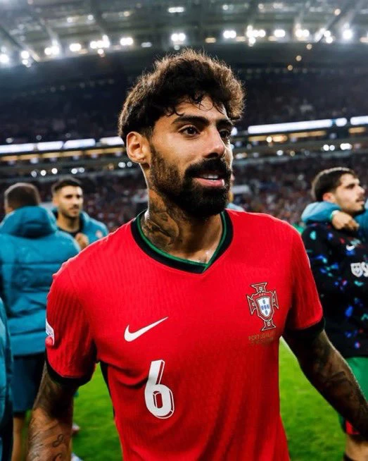 النصر السعودي يقدم فارسه البرتغالي سامو كوستا