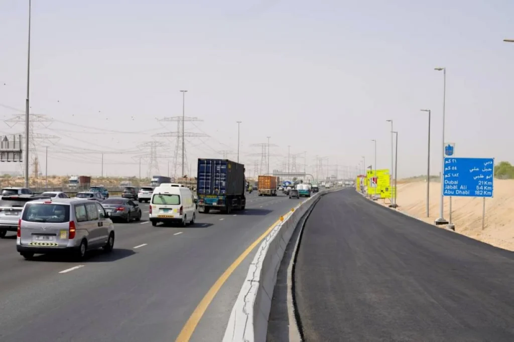 طرق دبي تفتتح مسارين جديدين على شارع الإمارات 30 أغسطس