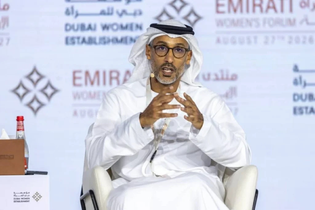 خلفان بلهول: 60% من كفاءات «دبي للمستقبل» من النساء