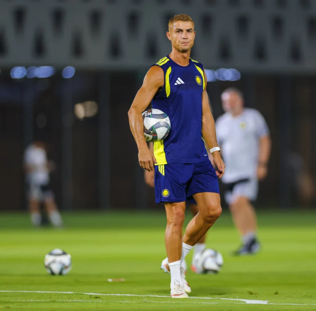 النصر يستضيف التعاون.. والهلال يلتقي الخليج