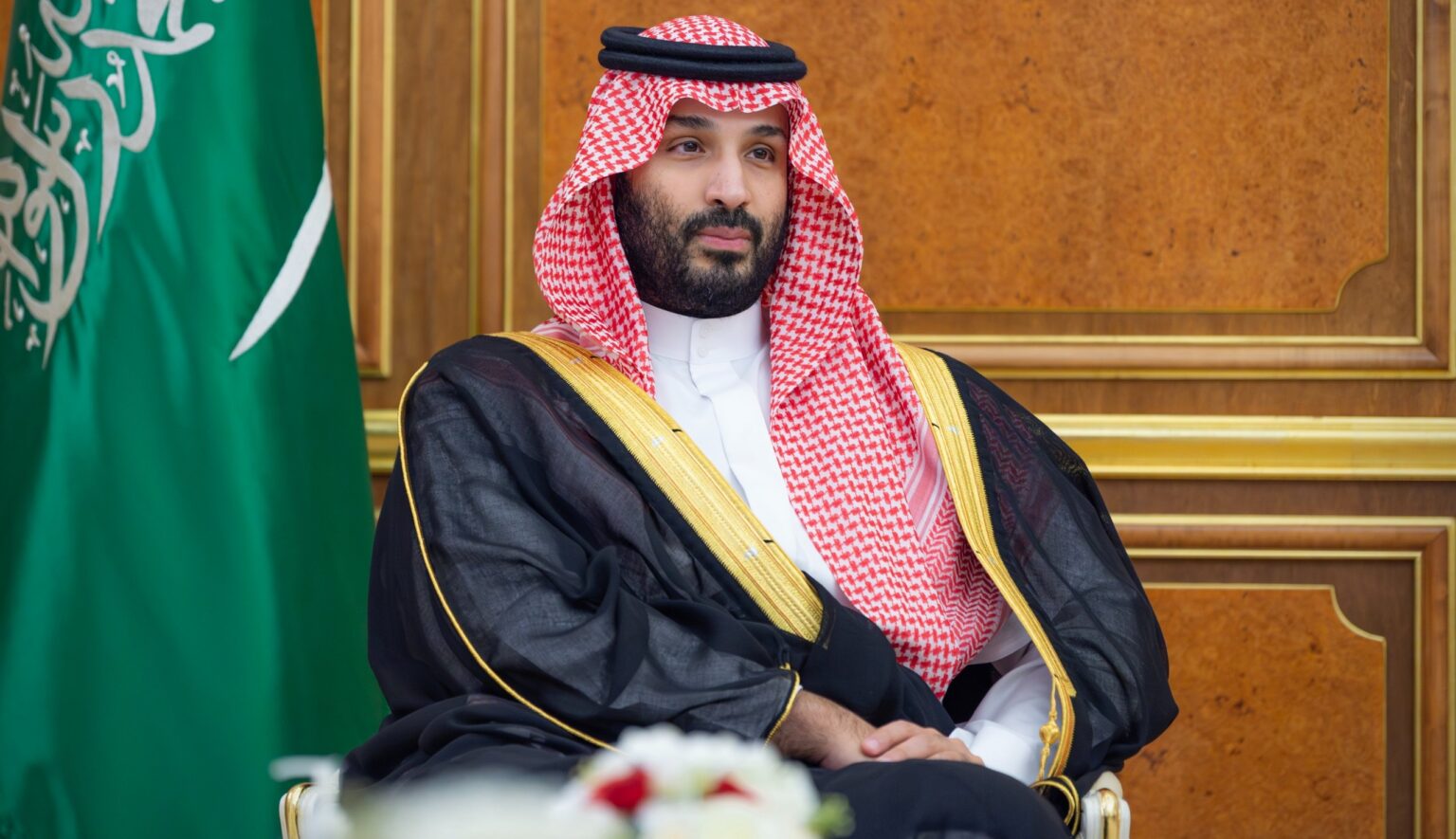 ولي العهد يبحث مع قائد القيادة المركزية الأميركية التعاون الدفاعي وخفض التصعيد في المنطقة