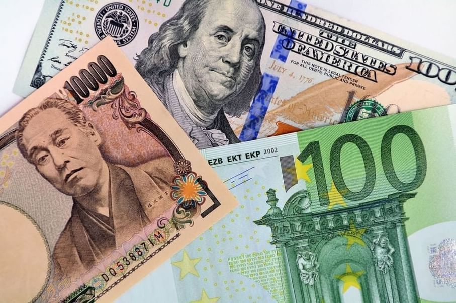 Dollar flat near one-week high