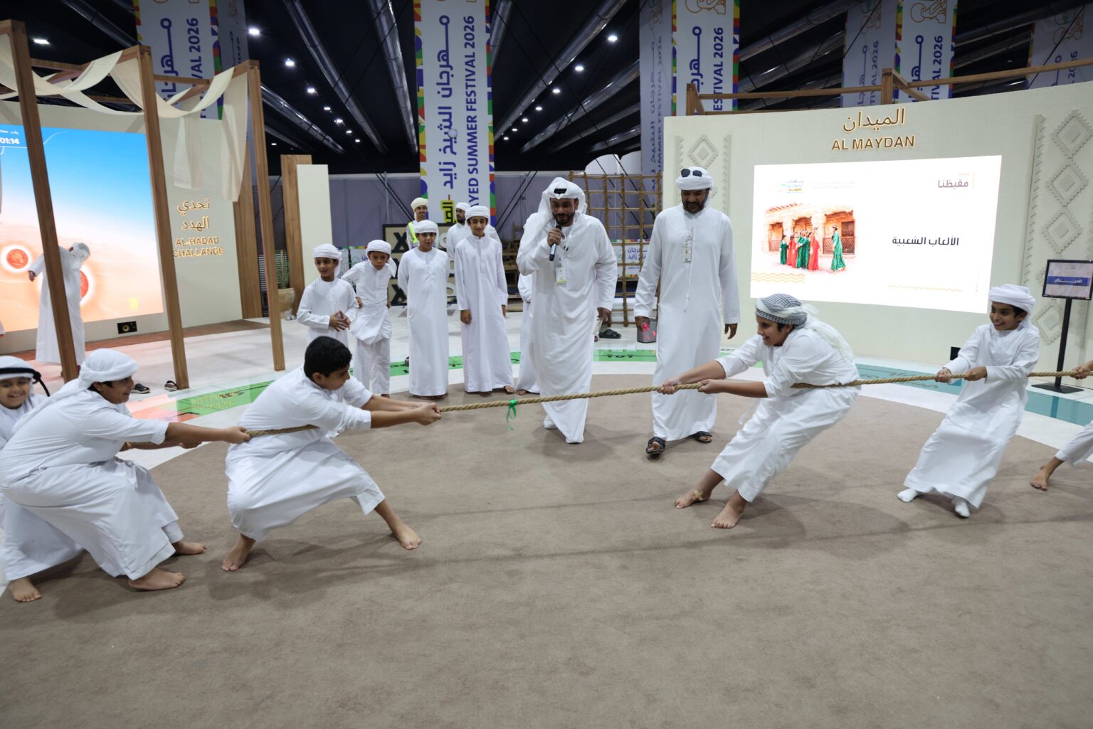 مخيم "مقيظنا" يحيي الألعاب الشعبية للأطفال ضمن مهرجان الوثبة للرطب في أبوظبي