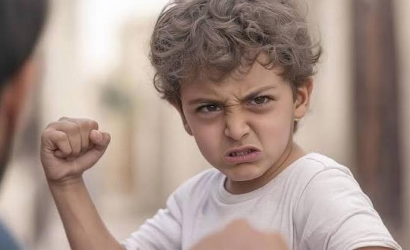 الطفل العدواني لا يحتاج إلى مزيد من العنف.. استشاري أطفال يوضح الأسباب وطرق التعامل