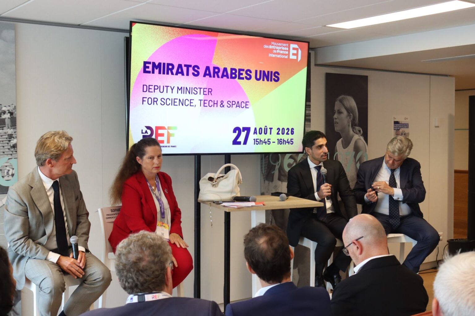 عمران شرف يشارك في طاولة مستديرة ضمن "La REF 2026" في فرنسا حول صلابة الاقتصاد الإماراتي والممر الاقتصادي بين الهند والشرق الأوسط وأوروبا والتعاون في مجالي الفضاء والتكنولوجيا