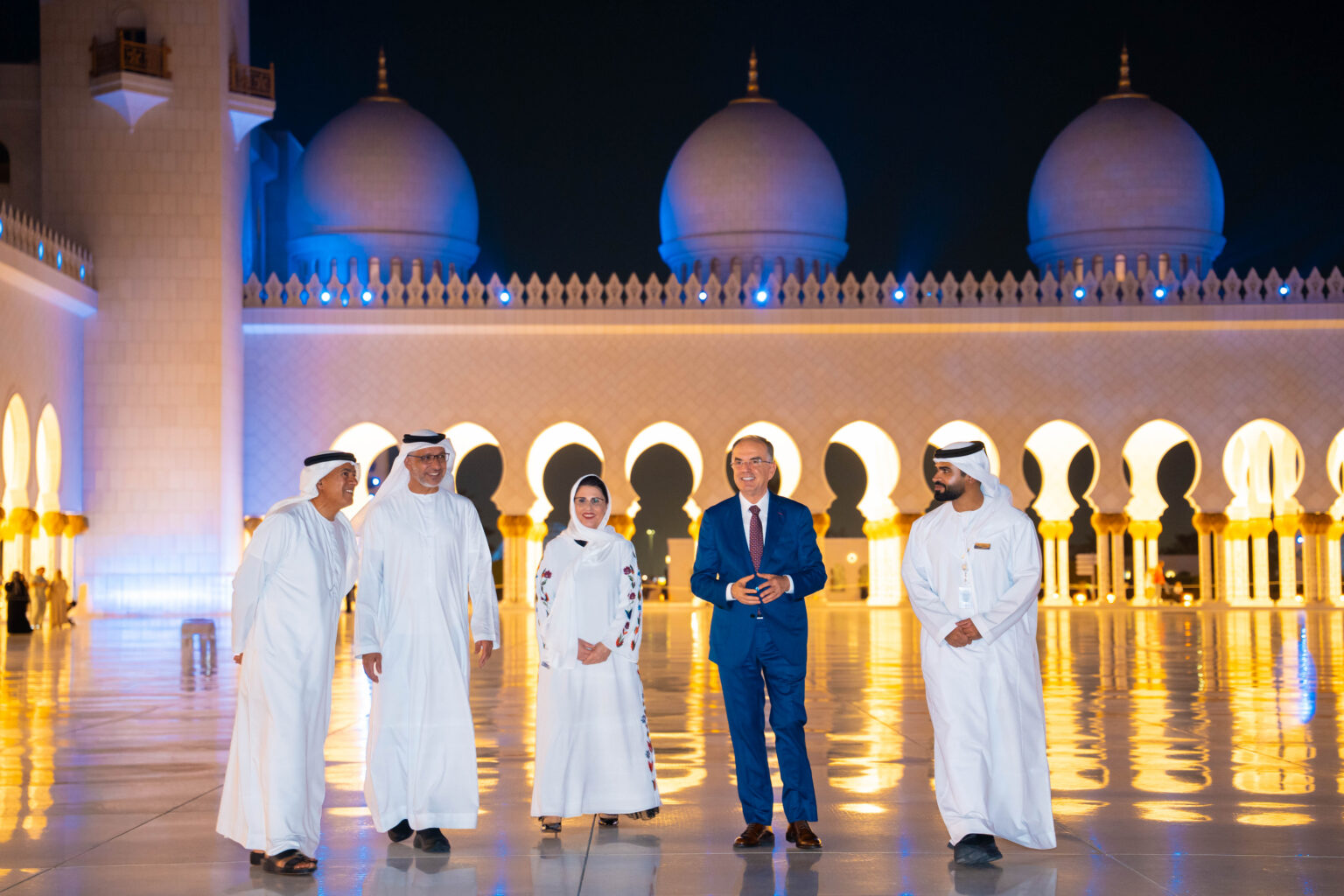 President of Albania visits Sheikh Zayed Grand Mosque in Abu Dhabi