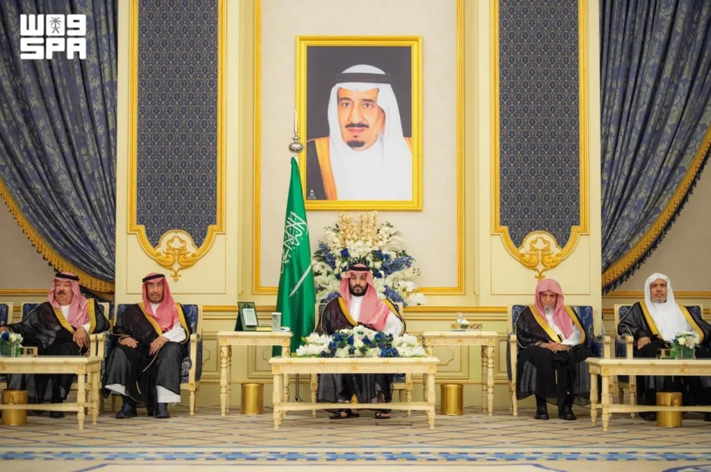 Crown Prince receives princes, scholars and senior officials in Jeddah