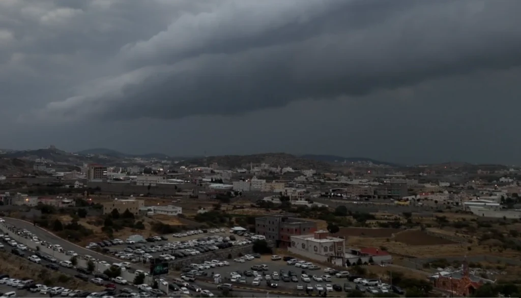 Heavy rain, flash floods forecast across parts of Saudi Arabia through Tuesday