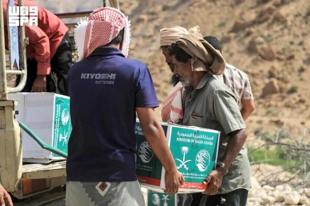 KSrelief Distributes Food Baskets in Yemen