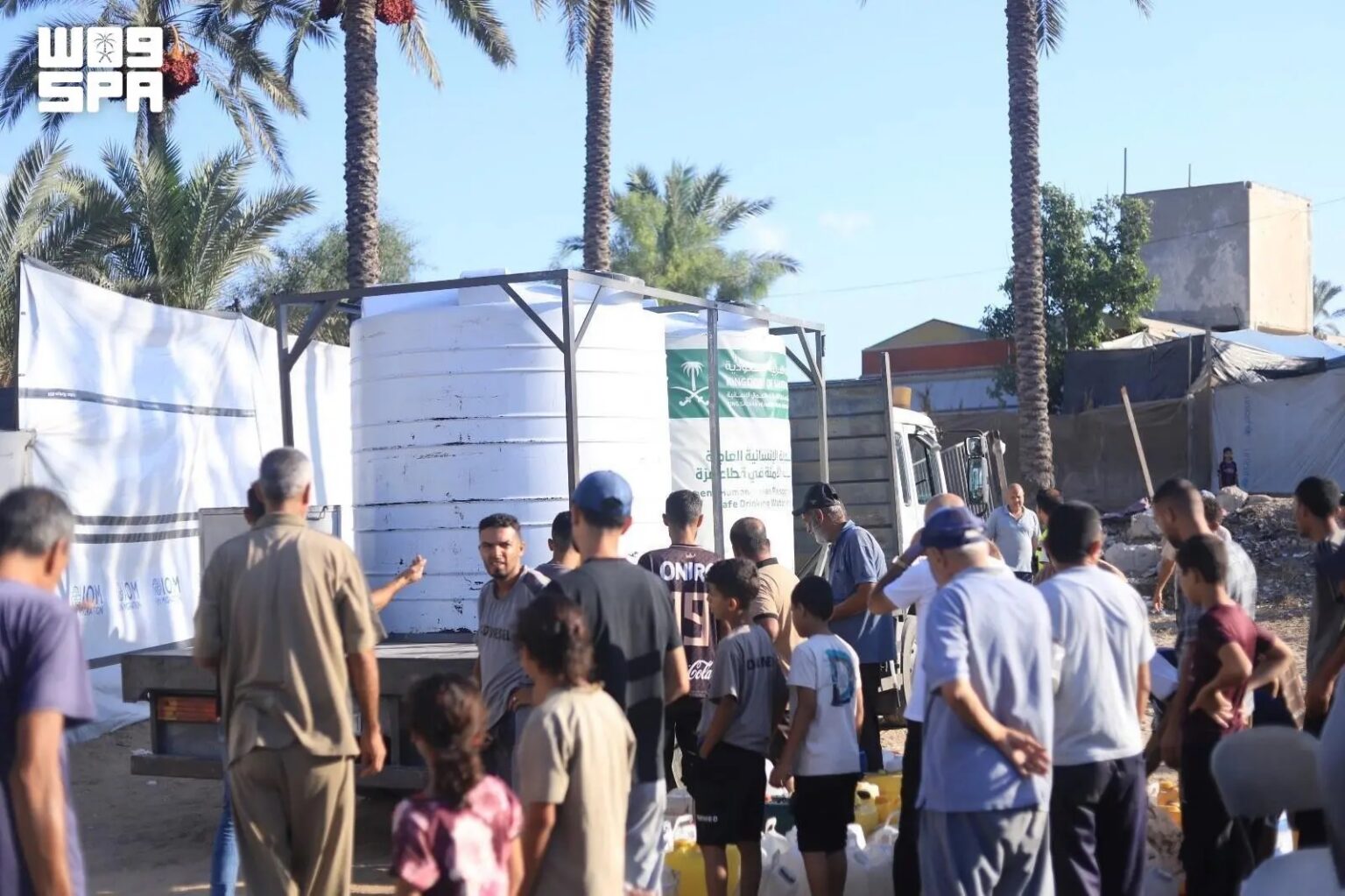 KSrelief Continues Providing Safe Drinking Water in Gaza Strip