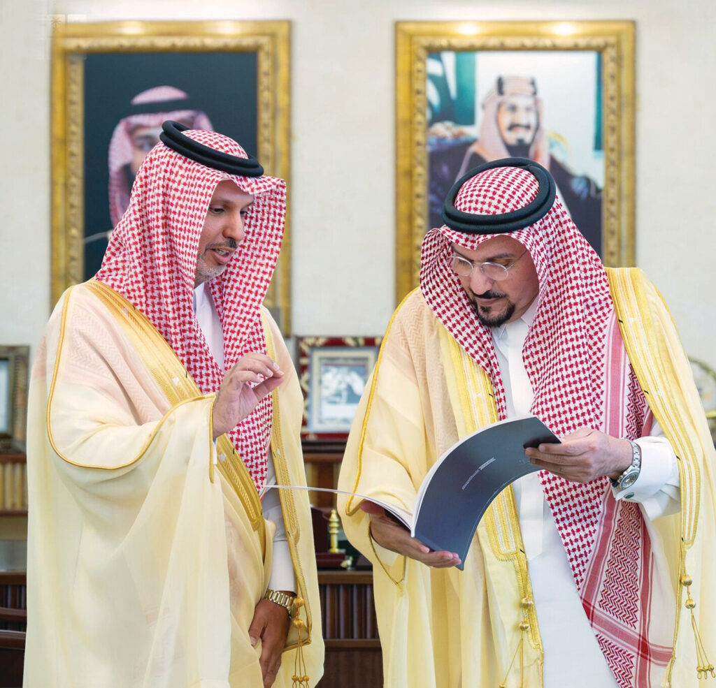 فيصل بن مشعل يتسلّم تقرير «تراث القصيم»
