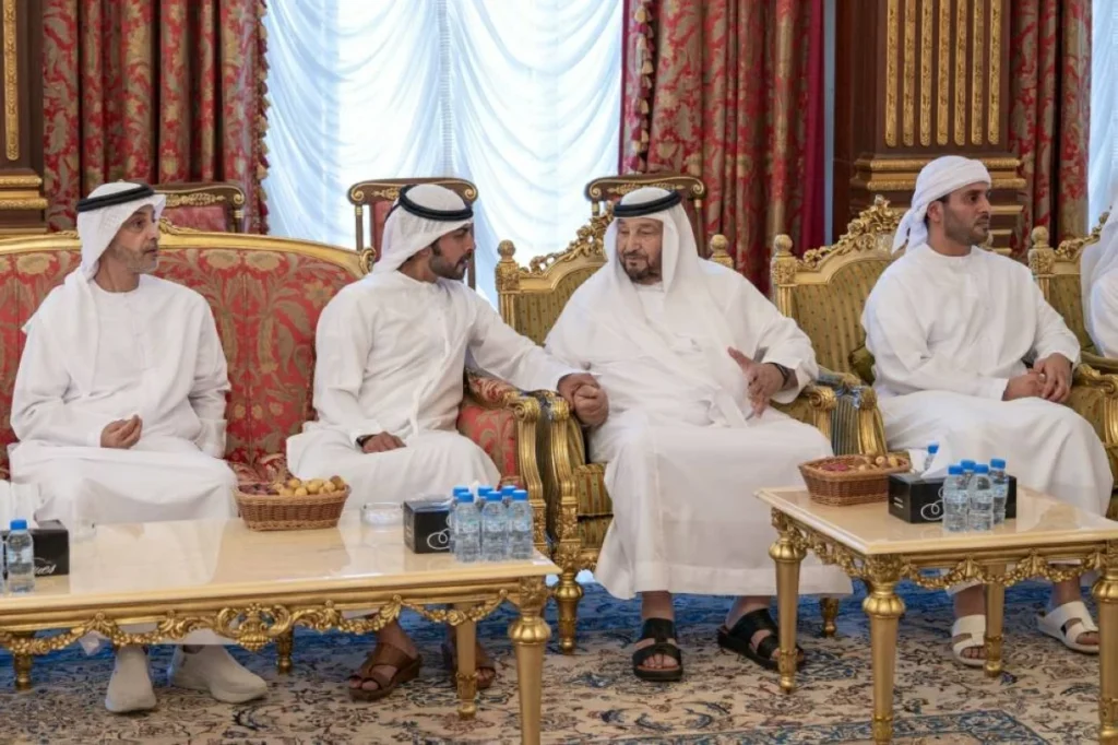 حمدان بن زايد يُعزي في وفاة حرم محمد بن بطي