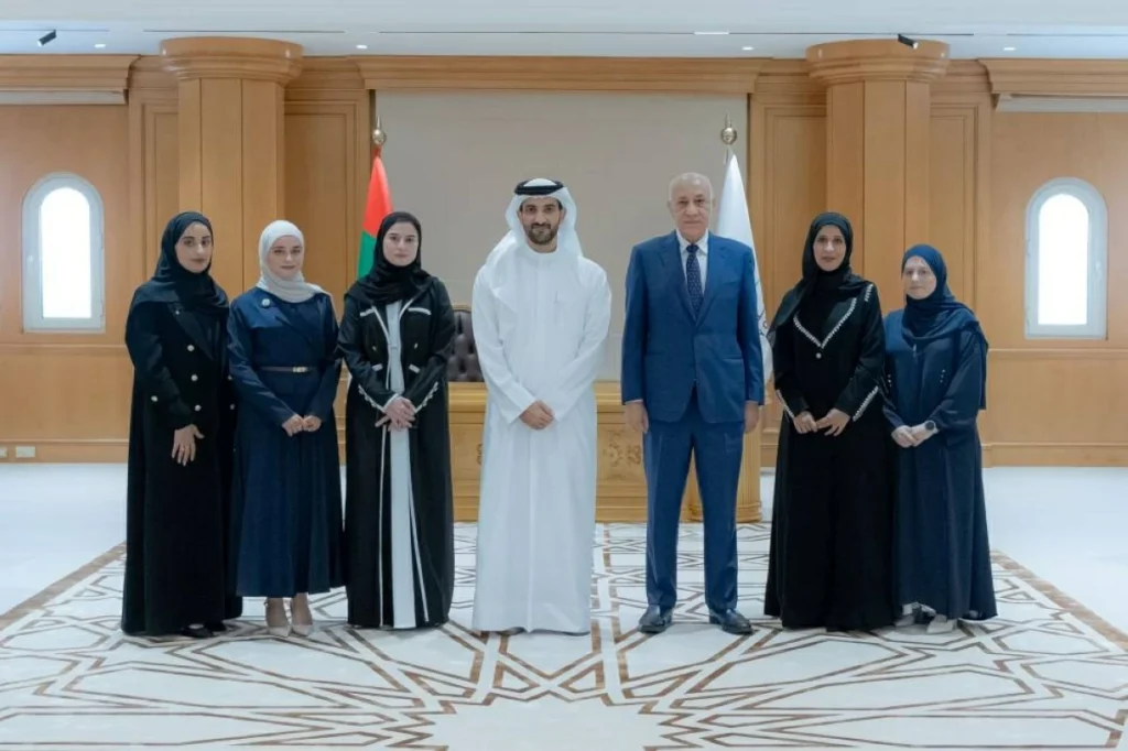 سلطان بن أحمد يلتقي خريجي دكتوراه جامعتي الشارقة ولوبيك