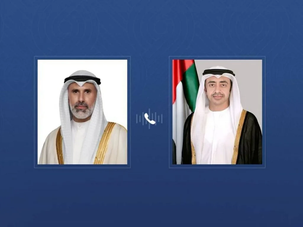 عبدالله بن زايد ووزير الخارجية الكويتي يبحثان هاتفياً التطورات الإقليمية