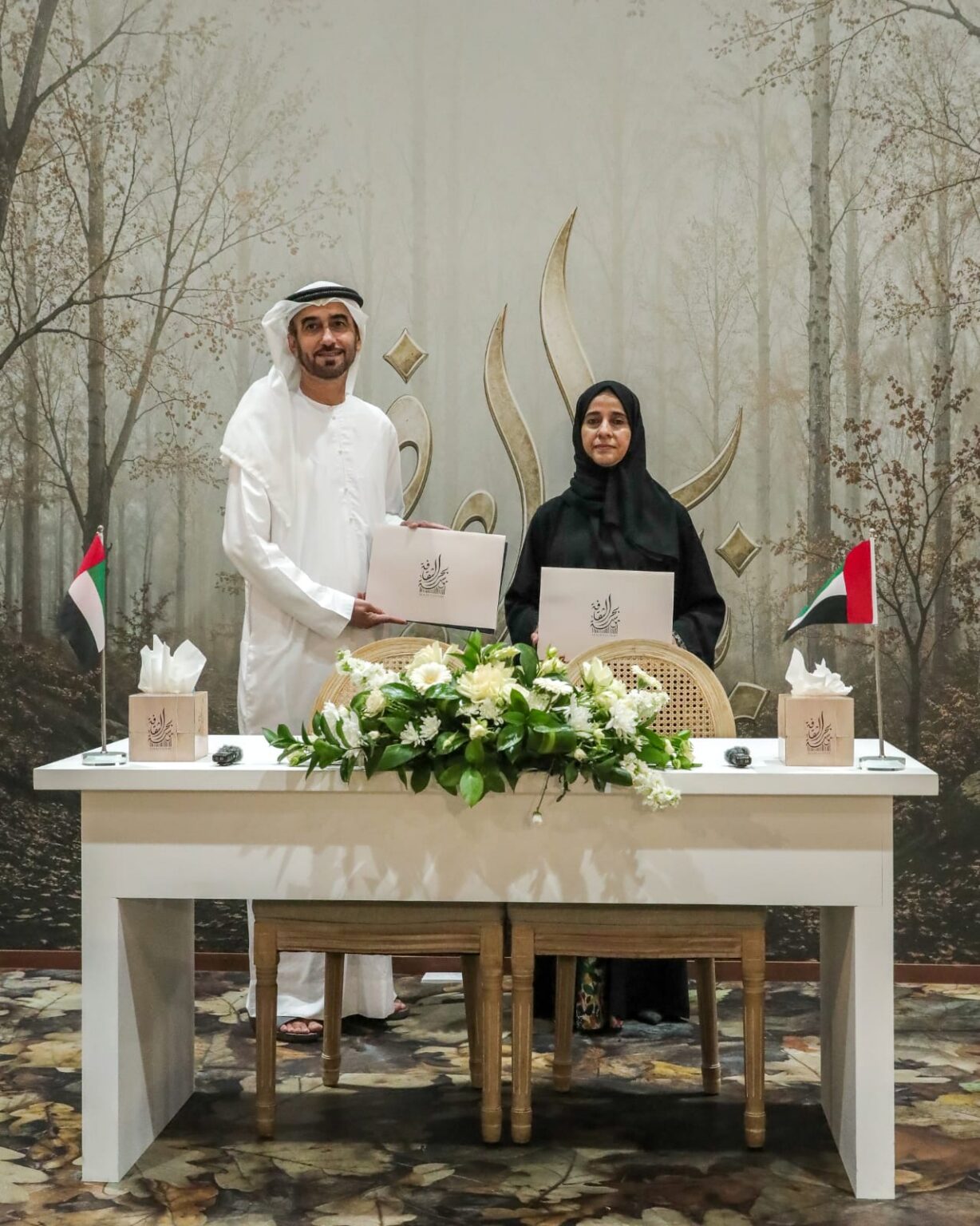 "بحر الثقافة" و"اتحاد الكتّاب" يوقعان مذكرة لدعم الأدب الإماراتي والمبدعين
