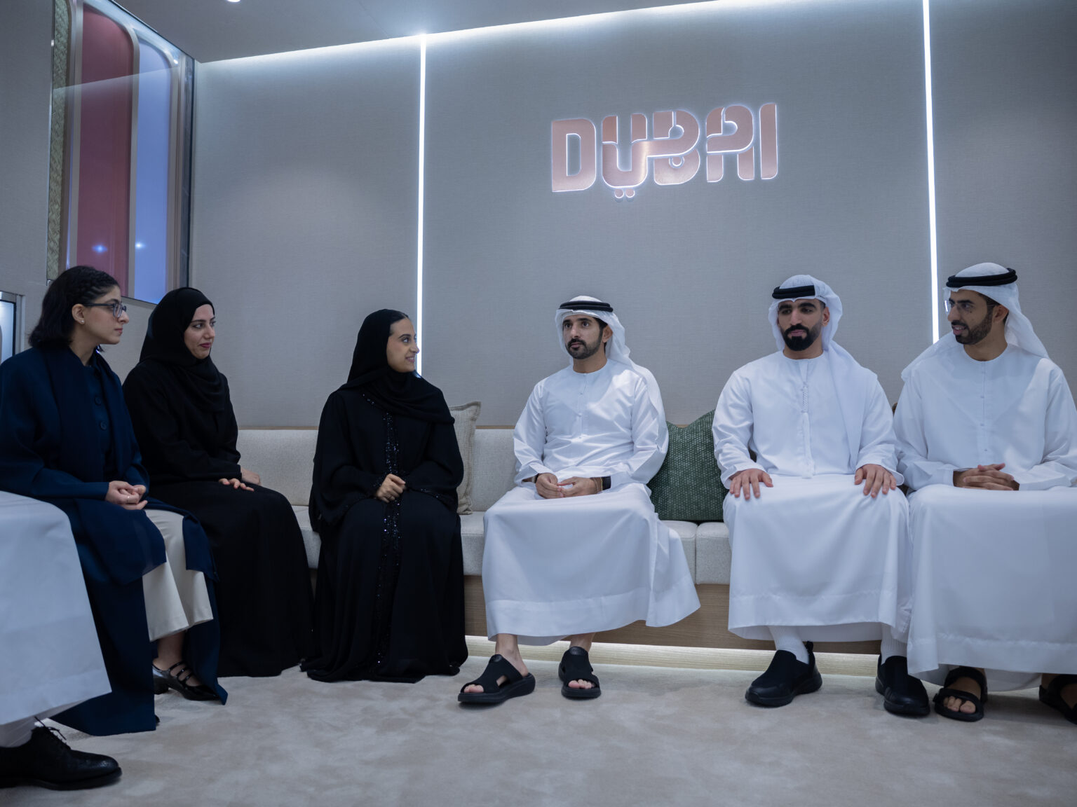 Hamdan bin Mohammed meets with first cohort of graduates from Hamdan bin Mohammed Scholarship Programme