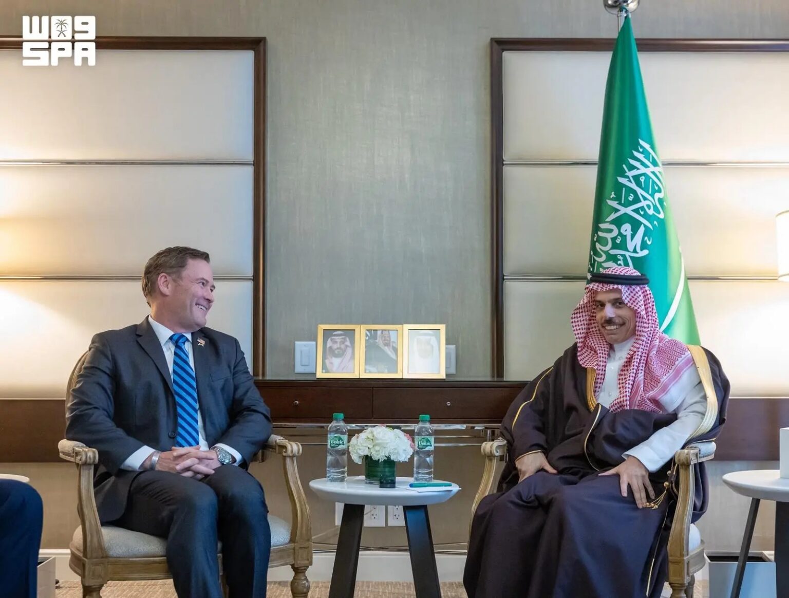 Foreign Minister Meets U.S. Representative to UN