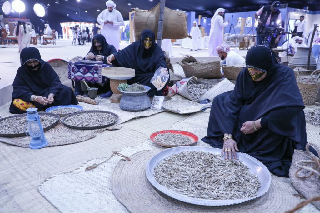 مهرجان كلباء للجاشع والسحناه يحتضن أكثر من 85 أسرة منتجة