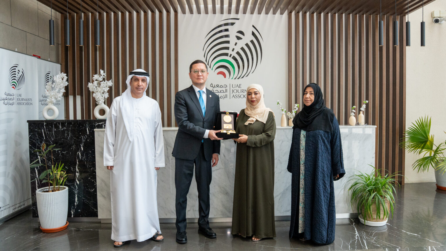 Kazakhstan Ambassador visits UAE Journalists Association