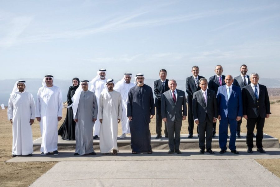 ملك الأردن وولي عهد أبوظبي يشهدان مراسم وضع حجر الأساس لمشروع سكة حديد العقبة – الشيديَّة