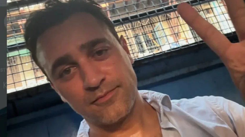 Mumbai police ask actor Imran Khan to leave India after joining CJP protest