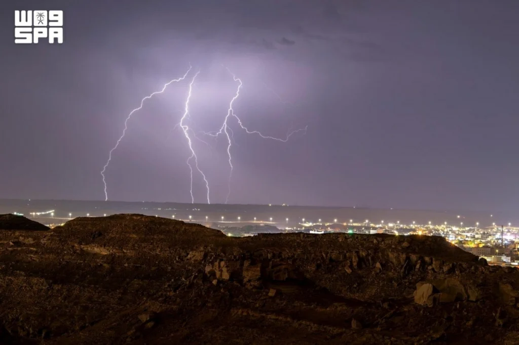 NCM forecasts widespread rain, heavy thunderstorms across Saudi Arabia through October 28