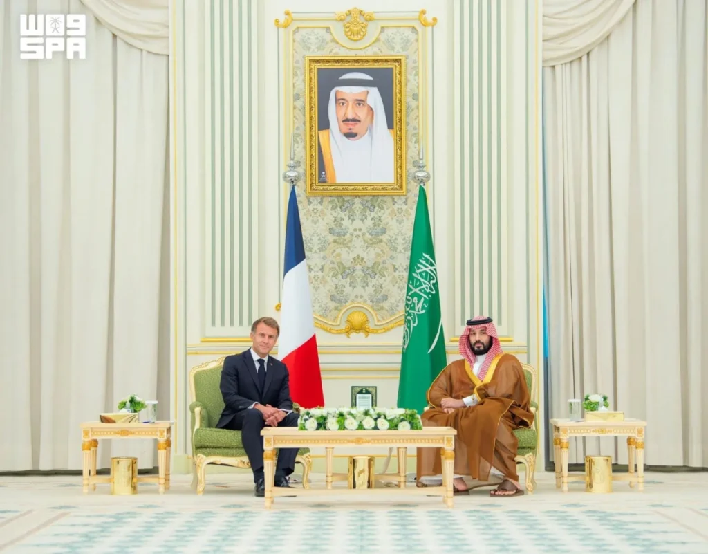 Saudi crown prince, French president discuss regional developments in Riyadh