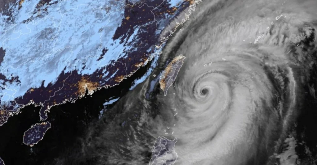 Taiwan shuts down ahead of Typhoon Champi, hundreds of flights canceled
