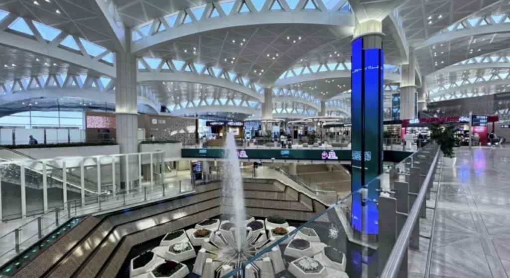 Riyadh airport to resume flights Sunday after Houthi attacks