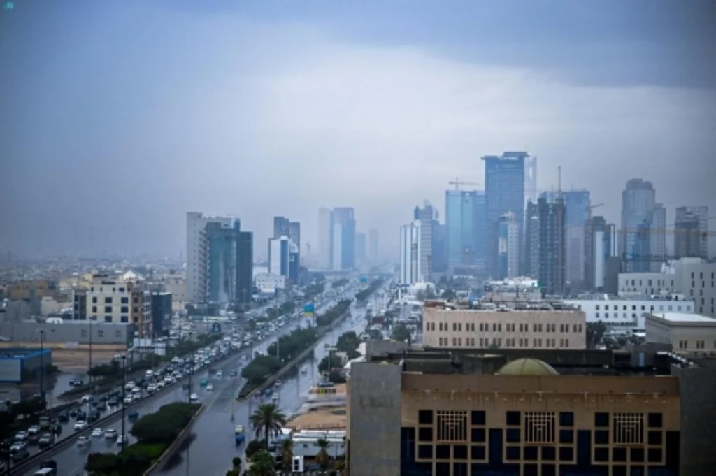 Civil Defense urges caution as thunderstorms continue across Saudi Arabia through Friday