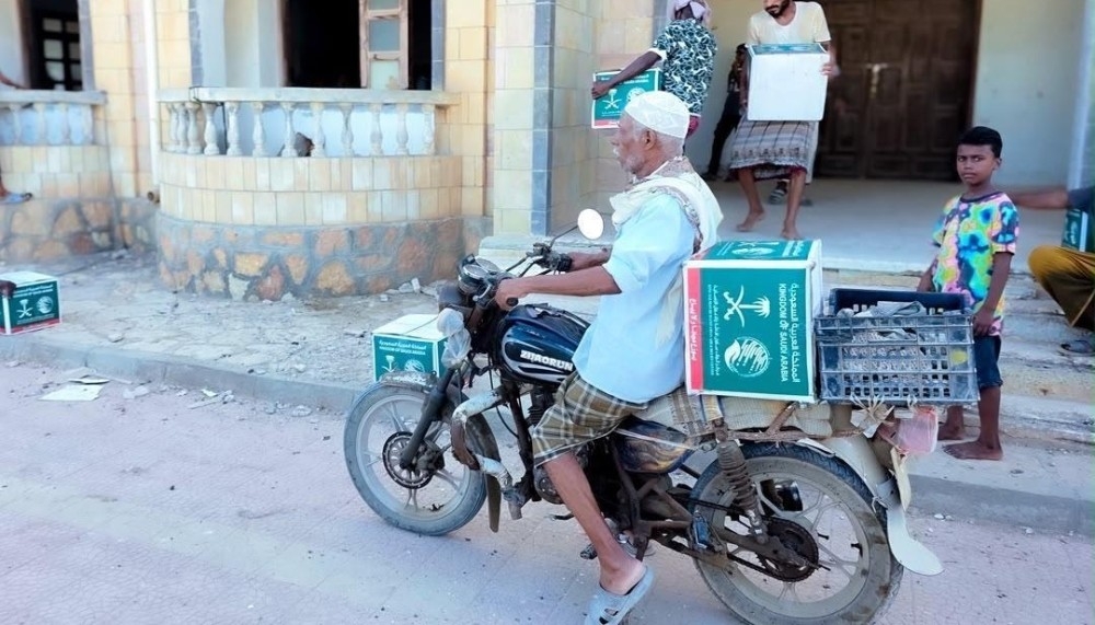 طبية وغذائية.. مركز الملك سلمان يواصل تقديم المساعدات في اليمن