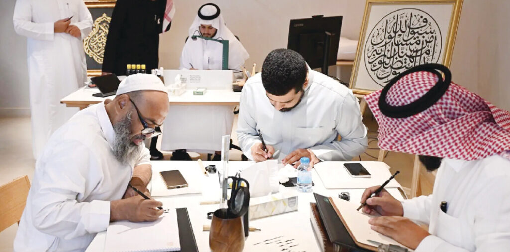 «دار القلم» ينفّذ برنامجًا تدريبيًا لتعزيز مهارات الخطاطين