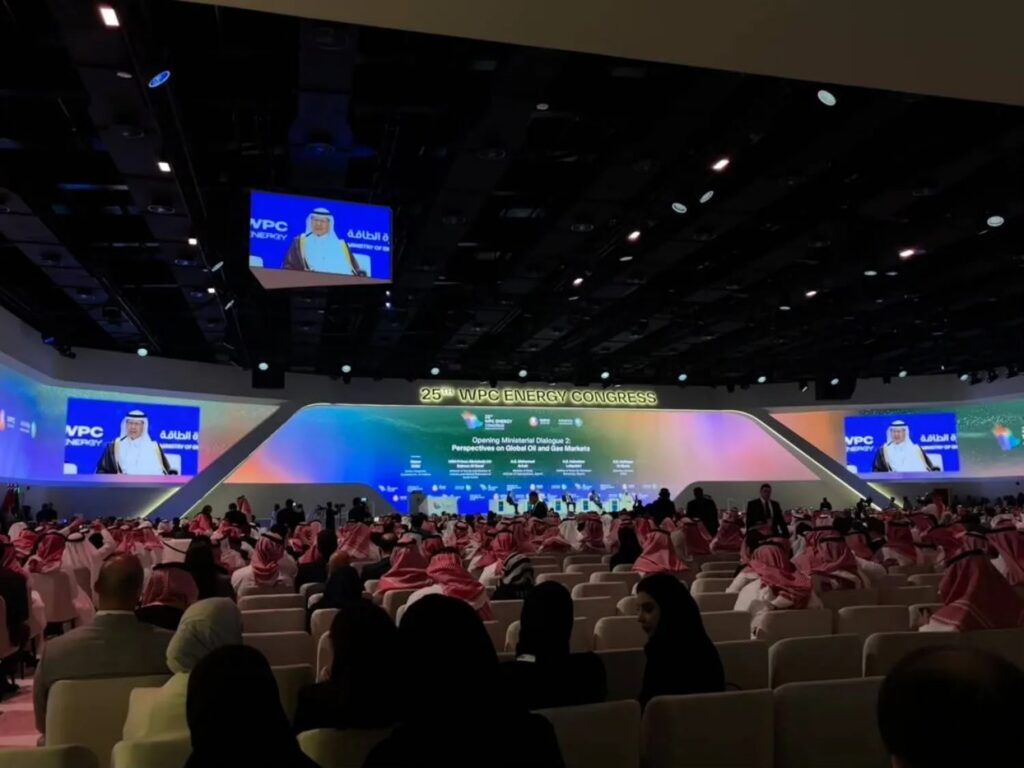 عبدالعزيز بن سلمان: رفع قدرة «شرق – غرب» إلى 10 ملايين برميل يوميا خلال 2–3 أعوام