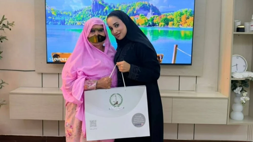 «وفاء وتواصل» لكبار السن في الحمرية