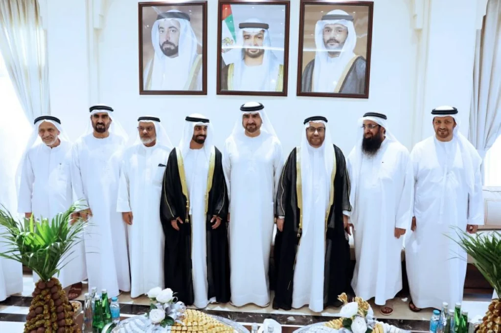 عبدالله بن سالم والشيوخ يحضرون أفراح الرومي والحميري