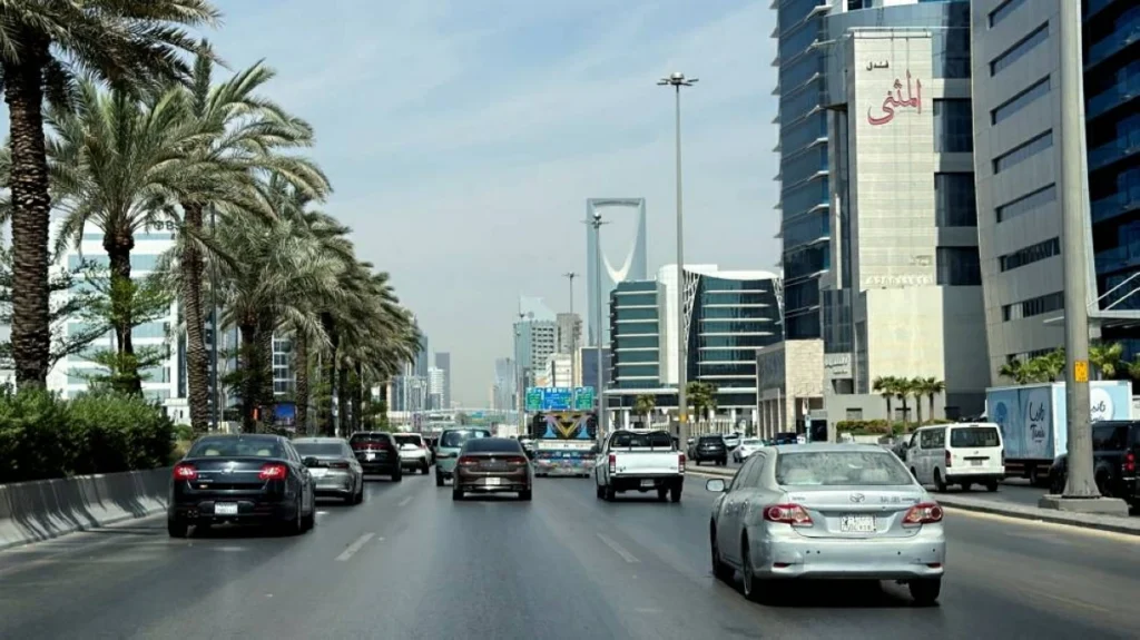 الإمارات تدين هجمات الحوثي وتتضامن مع السعودية