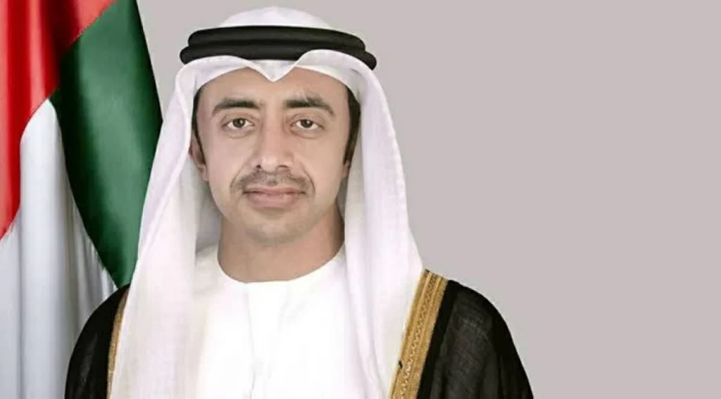 عبدالله بن زايد والوزير المنسق للتنمية البشرية الإندونيسي يبحثان العلاقات