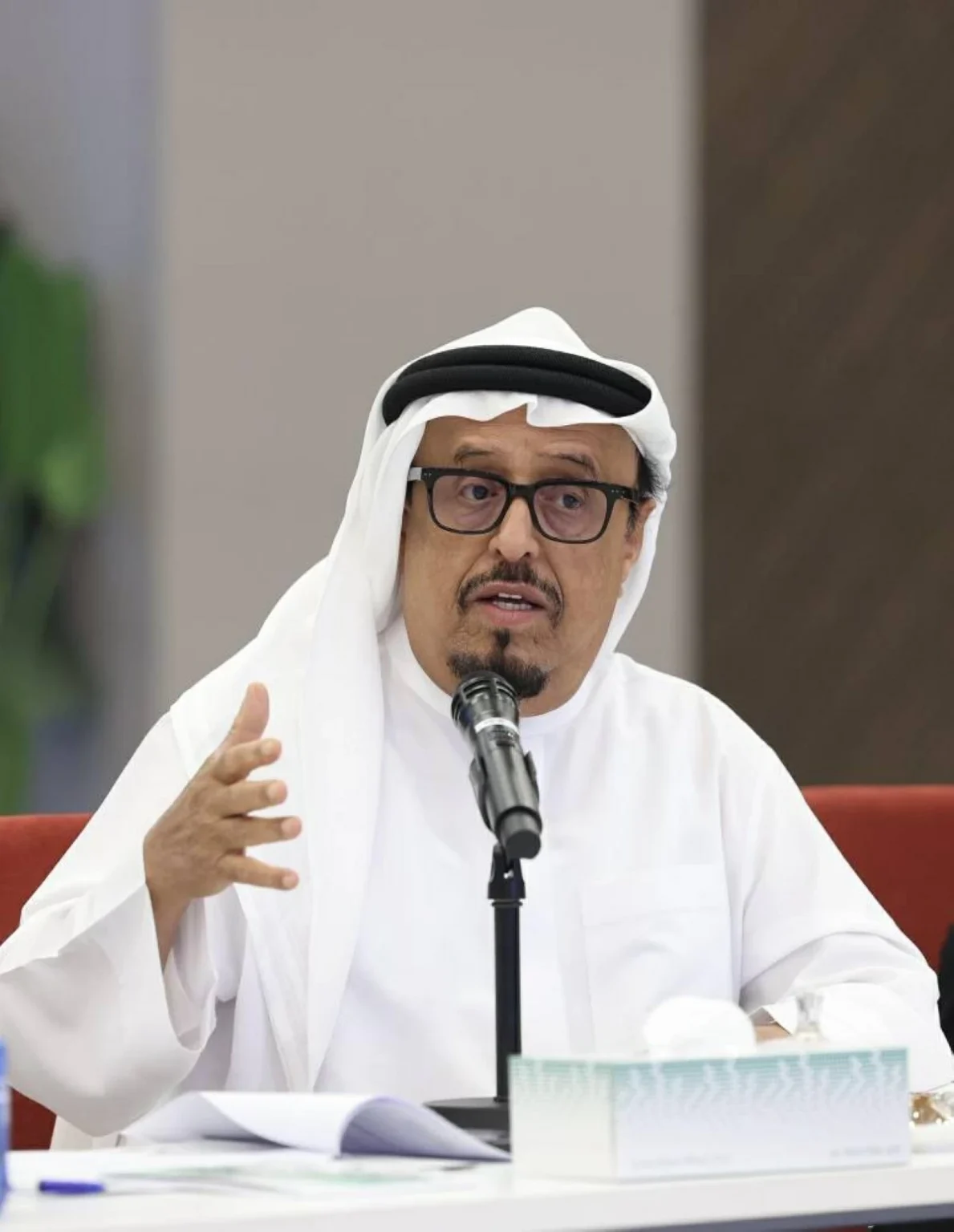 ضاحي خلفان: الأم المدرسة الأولى والأب دعامة التربية