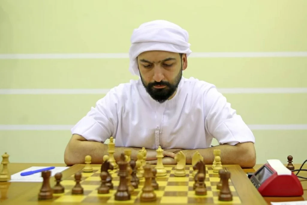 سالم عبدالرحمن يقود الشارقة للفوز على دبي في قمة دوري الشطرنج