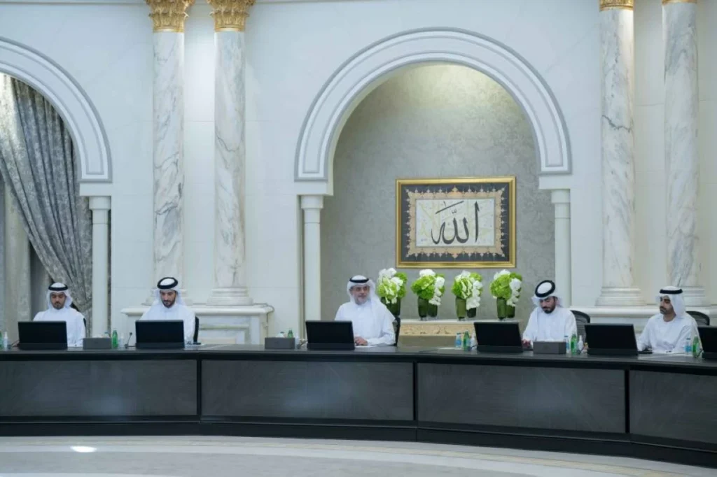 «تنفيذي الشارقة» يبحث سياسات الدوائر الحكومية