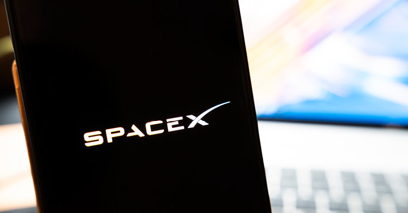 SpaceX to acquire additional low-band spectrum